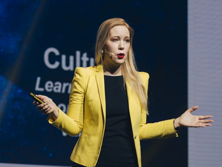 Ilona Ylinampa Fujitsu